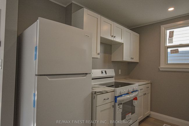 623 Macdonnell St, House other with 3 bedrooms, 1 bathrooms and 3 parking in Kingston ON | Image 13