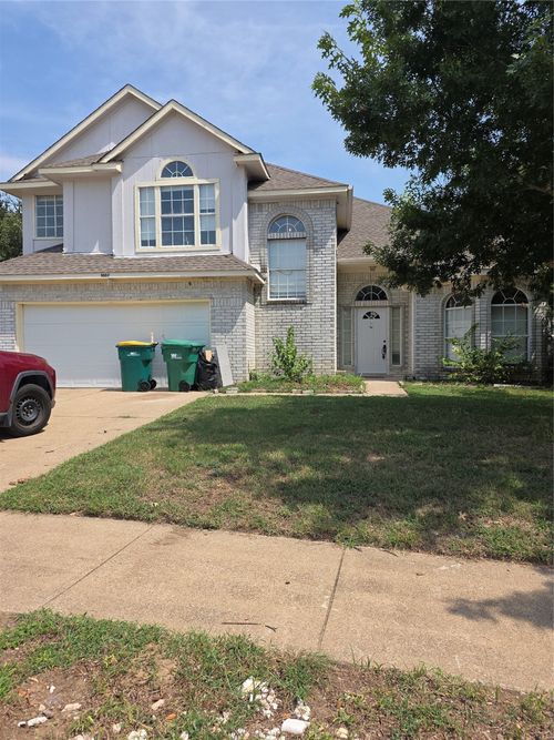 1007 Hines Dr, Cedar Hill, TX, 75104-7282 | Card Image