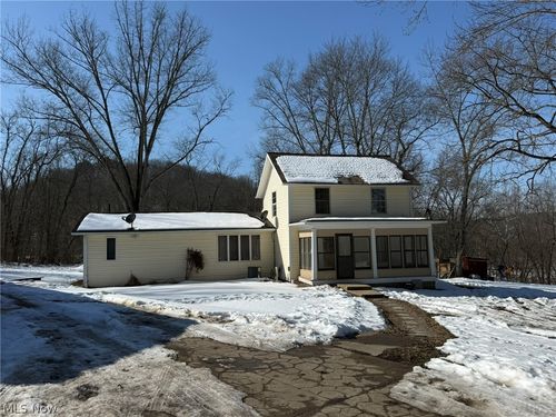 6784 Old Zoarville Rd Ne, Zoarville, OH, 44656-8718 | Card Image