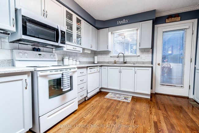 31 Rollins Dr, House other with 3 bedrooms, 2 bathrooms and 2 parking in Welland ON | Image 17