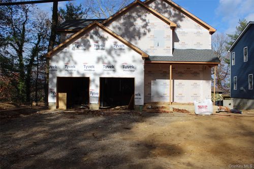 758 Connecticut View Dr, Oyster Bay, NY, 11771-1115 | Card Image