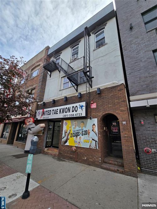 509 32nd Street, Union City, NJ, 07087 | Card Image