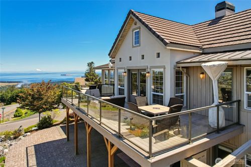 12 Hawks Way, Sequim, WA, 98382-3856 | Card Image