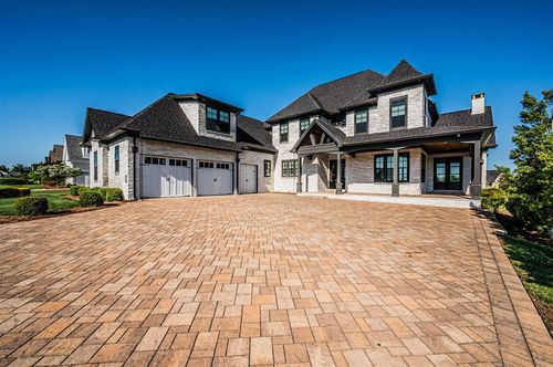 1150 Drakes Ridge Ln, Bowling Green, KY, 42103-7804 | Card Image