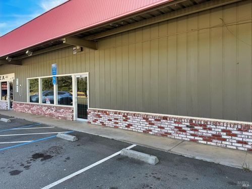 c-6951 East Road, Redwood Valley, CA, 95470 | Card Image