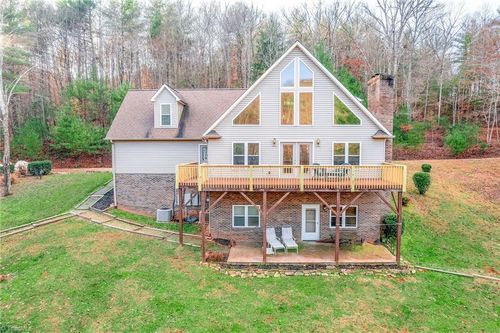 817 Hidden Hollow Ln, Moravian Falls, NC, 28654-8015 | Card Image