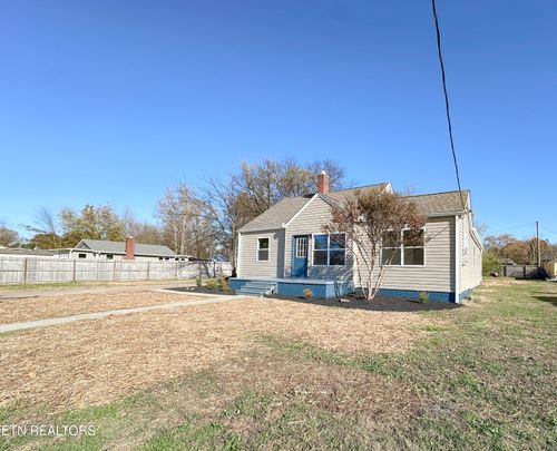 2330 Old Knoxville Pike, Maryville, TN, 37804-2767 | Card Image