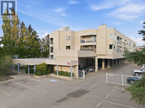 305-3115 De Montreuil Crt, Kelowna, BC, V1W3W1 | Card Image