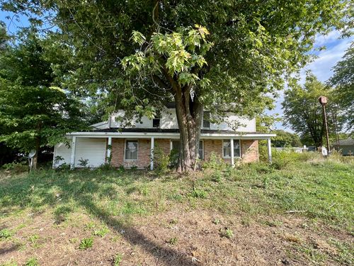 215 Main St, Sheldon, IL, 60966-8401 | Card Image