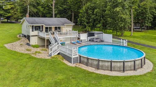 588 Lake Shore Dr, Willard, OH, 44890-9670 | Card Image