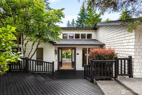 4529 153rd Ave Se, Bellevue, WA, 98006-2551 | Card Image