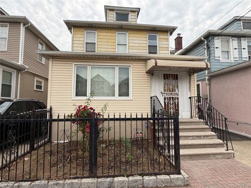 4525 Monticello Ave, Bronx, NY, 10466-1029 | Card Image