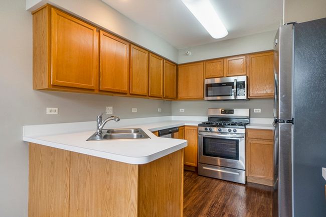 2583 - 2583 Dickens Ct, House attached with 2 bedrooms, 2 bathrooms and 1 parking in Aurora IL | Image 6