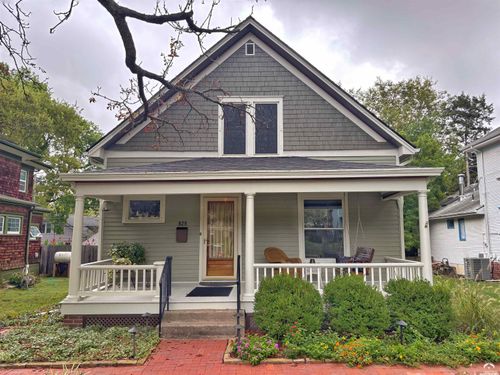 828 Arkansas St, Lawrence, KS, 66044-3944 | Card Image