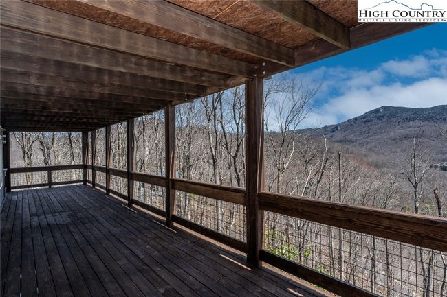 150 Squirrel Corn Ln, House other with 3 bedrooms, 3 bathrooms and null parking in Sugar Mountain NC | Image 38