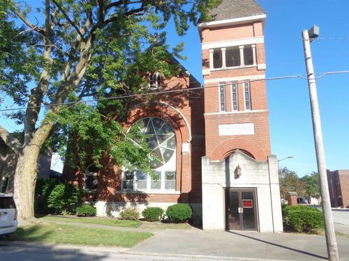 227 N Main St, Warren, IN, 46792-9002 | Card Image