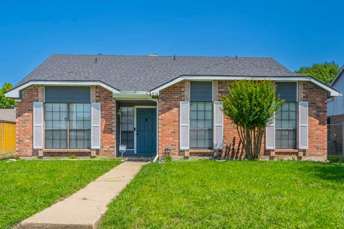 816 Plummer Dr, Cedar Hill, TX, 75104-2233 | Card Image