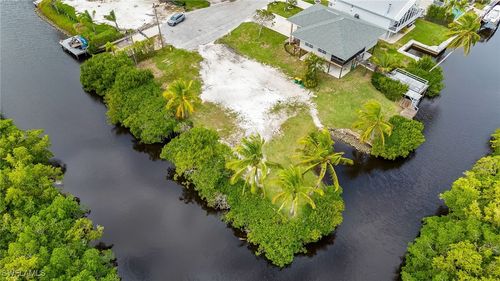 1276 Grand Canal Dr, NAPLES, FL, 34110-1506 | Card Image