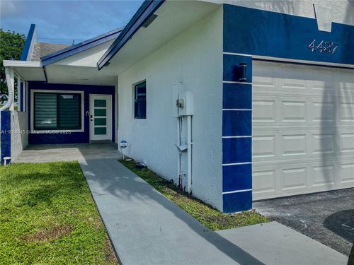 4437-4437 Nw 99th Way, Sunrise, FL, 33351-4764 | Card Image