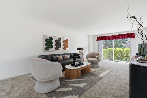 3-6818 Roberts Dr, Woodridge, IL, 60517-1551 | Card Image