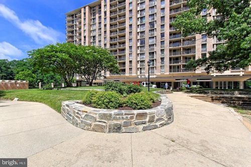 apt-629-4600 S Four Mile Run Dr, ARLINGTON, VA, 22204-3584 | Card Image