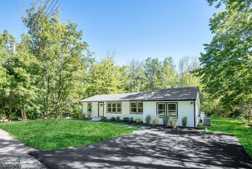 5 Fawn Rd, Highland Lakes, NJ, 07422-1042 | Card Image