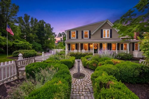 39 Ryder Ln, Marion, MA, 02738-1561 | Card Image