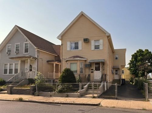 16 Carter St, Everett, MA, 02149-2502 | Card Image