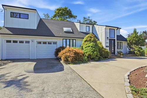 3304 Park Ave, Oceanside, NY, 11572-4352 | Card Image
