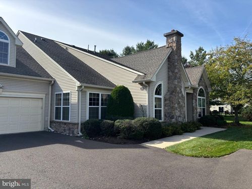 195-326 Shady Brook Dr, LANGHORNE, PA, 19047-8031 | Card Image