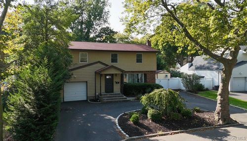 3 Earl Rd, Melville, NY, 11747-1313 | Card Image