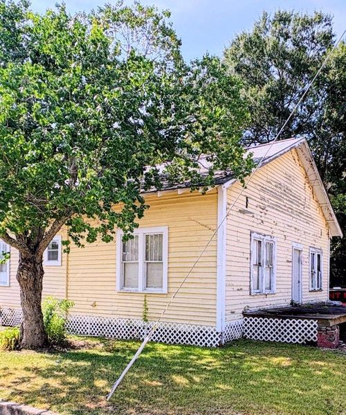 106 S Strahan St., Poplarville, MS, 39470 | Card Image