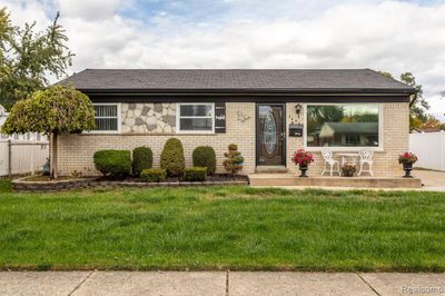 34560 Julie Drive, Home with 3 bedrooms, 1 bathrooms and null parking in Romulus MI | Image 1