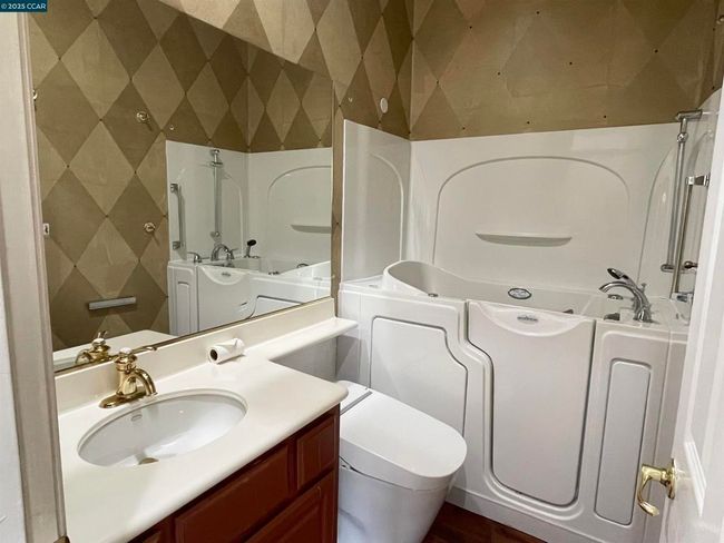 7104 Majestic Ct, Condo with 2 bedrooms, 2 bathrooms and 2 parking in Vallejo CA | Image 12