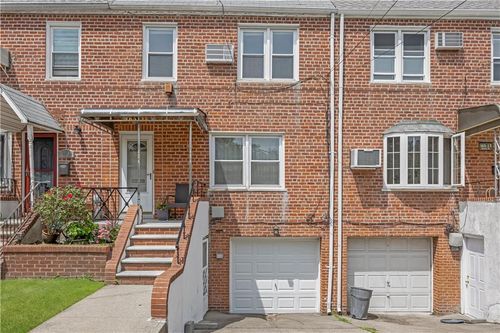 16511 Jewel Ave, Fresh Meadows, NY, 11365-4229 | Card Image