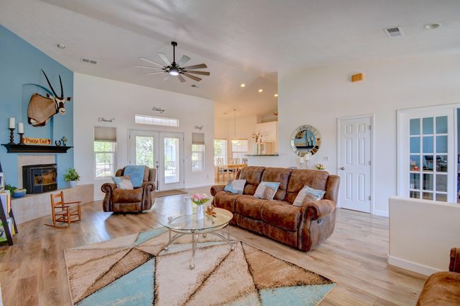 2 Partridge Ct, House other with 4 bedrooms, 3 bathrooms and null parking in Peralta NM | Image 4