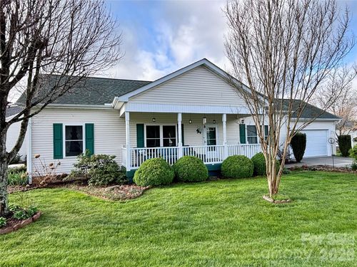 194 Beechnut Dr, Hendersonville, NC, 28739-8752 | Card Image