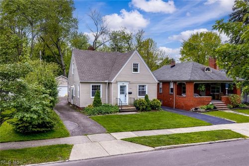 3504 E Scarborough Road, Cleveland Heights, OH, 44118 | Card Image