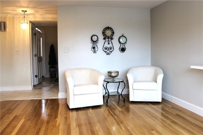 Seating Area within the Dining Area Space. | Image 24
