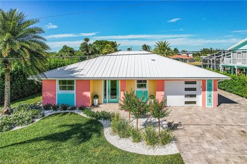 3345 Stabile Rd, ST. JAMES CITY, FL, 33956-2333 | Card Image