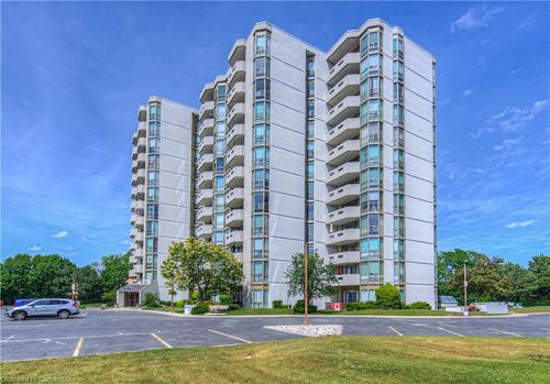 203-5090 Pinedale Ave, Burlington, ON, L7L5V8 | Card Image