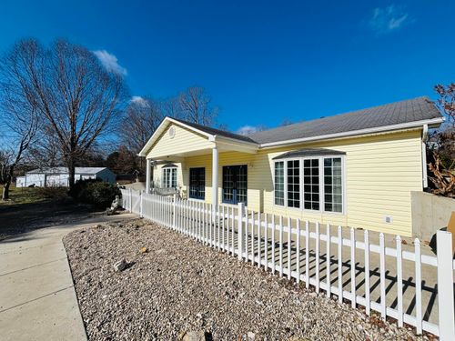 3879 E Ky-80, Russell Springs, KY, 42642 | Card Image