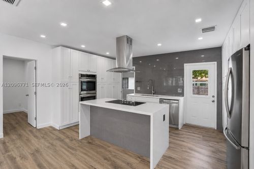1081 Ne 166th St, North Miami Beach, FL, 33162-3808 | Card Image