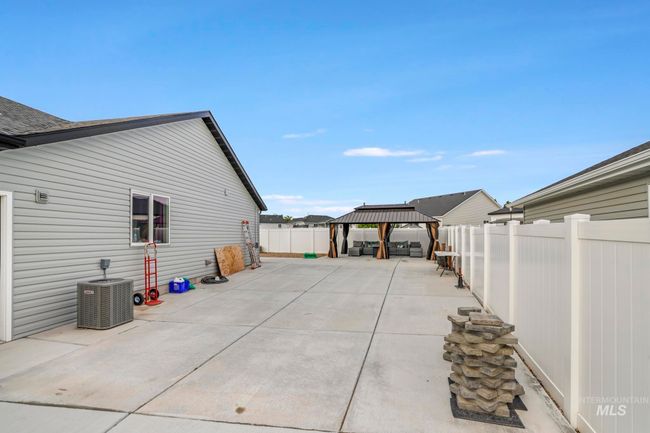 830 Cortni Ct, House other with 4 bedrooms, 2 bathrooms and 2 parking in Twin Falls ID | Image 5