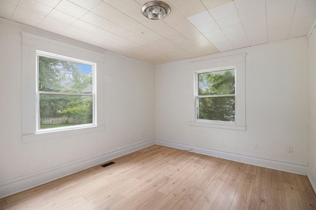 811 Larned St, Home with 0 bedrooms, 0 bathrooms and 4 parking in Lansing MI | Image 5
