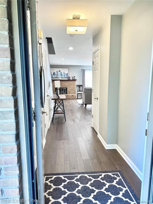 510 Tennyson, Rochester Hills, MI, 48307-4245 | Card Image