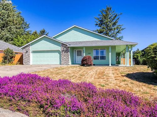 5469 Ne Voyage Ave, Lincoln City, OR, 97367-9684 | Card Image