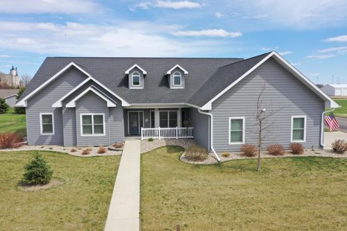 1127 W 6th St, Redfield, SD, 57469-2032 | Card Image