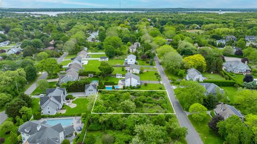 1760 Mccann Ln, Greenport, NY, 11944-1915 | Card Image