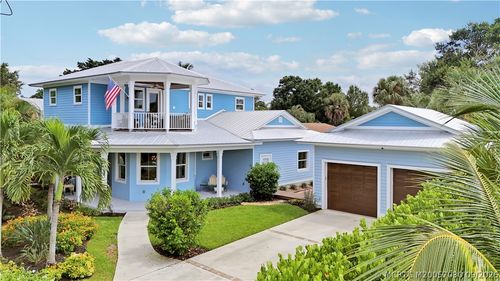 1002 Se Riverside Dr, Stuart, FL, 34996-2587 | Card Image